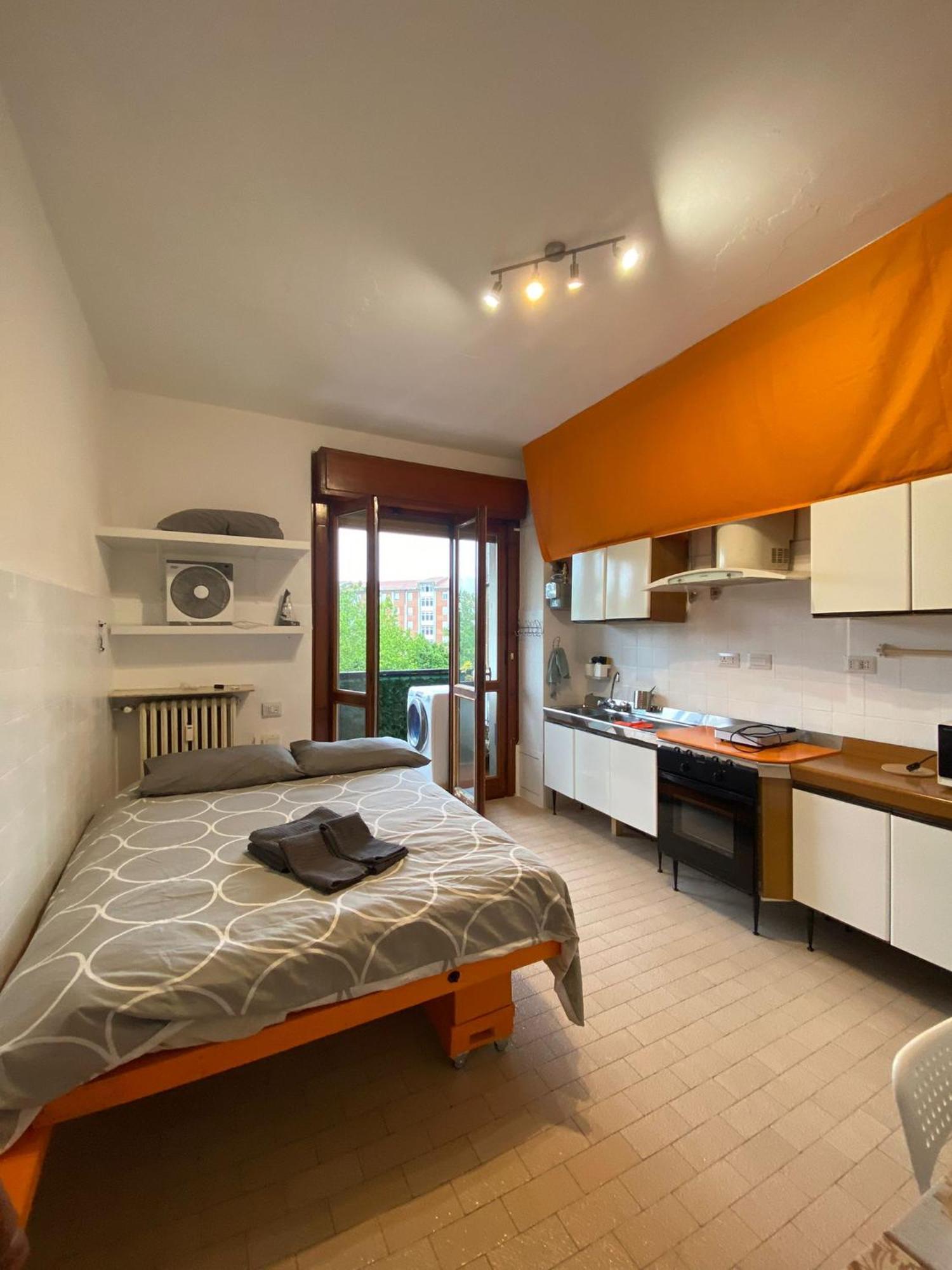I Feel Orange Hotel Legnano Eksteriør billede